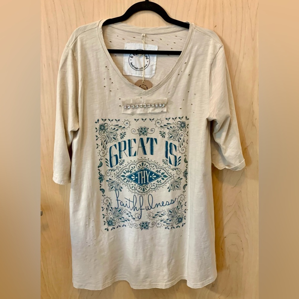 Women’s Short Sleeve Graphic Tee with Embellishment - Cream